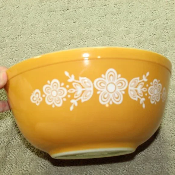 gold pyrex flower bowl